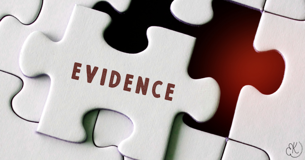 Peça de quebra-cabeça com a palavra “evidence” simbolizando a importância das evidências científicas na nutrição