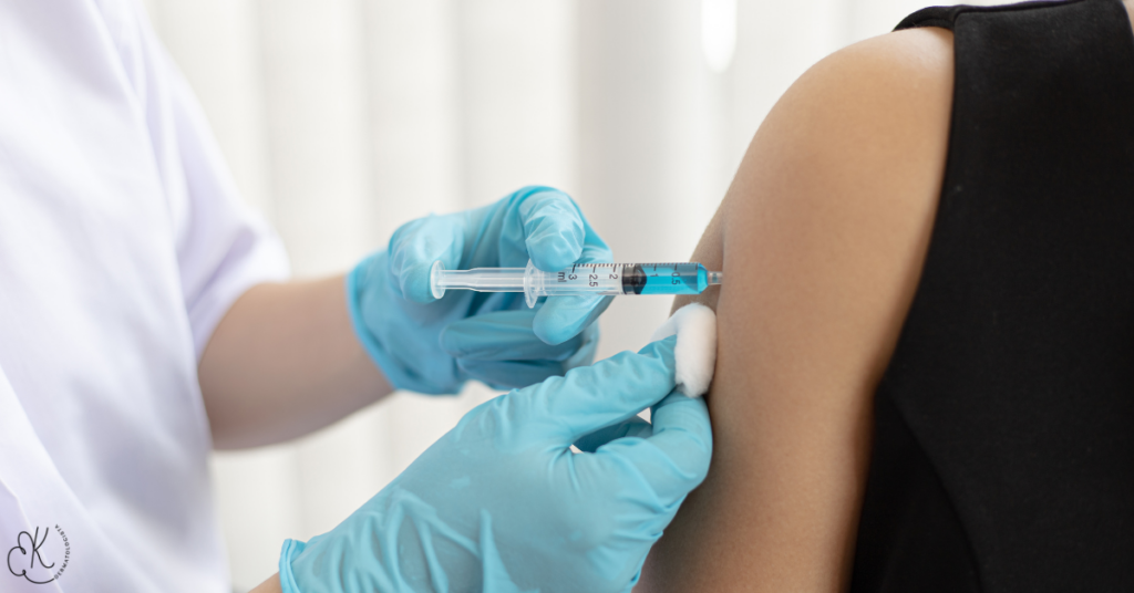 Aplicação de medicamento biológico para psoríase