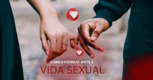 Mãos de um casal entrelaçadas com elementos gráficos de corações