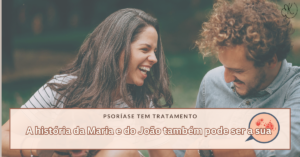 Casal sorrindo e conversando ao ar livre representando pessoas que conseguiram controlar a psoríase com tratamento adequado